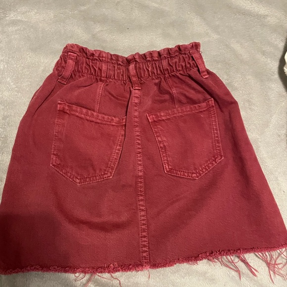Red Zara skirt - Picture 2 of 2